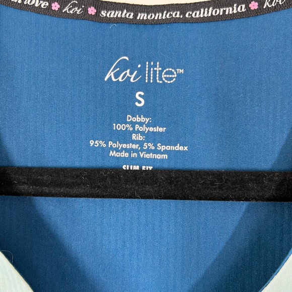 Koi Lite Reform Ombre‎ V-Neck Top, S, Electric Blue and Navy, Scrubs - Picture 13 of 14